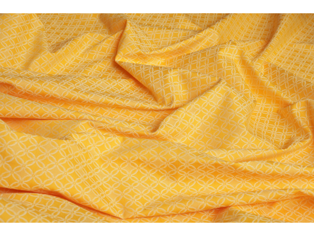 Костюмная ткань желтая с цветочным узором - фото 3