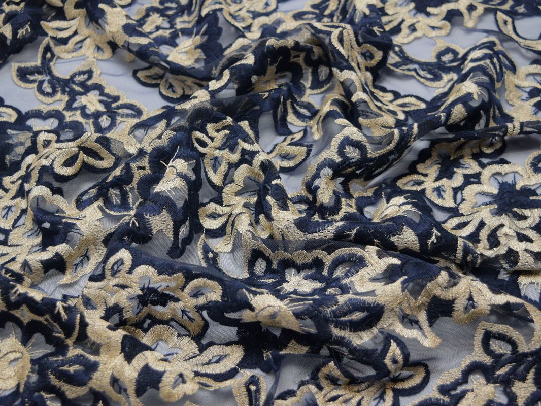 Сетка с вышивкой темно-синяя с бежевыми цветами - фото 5