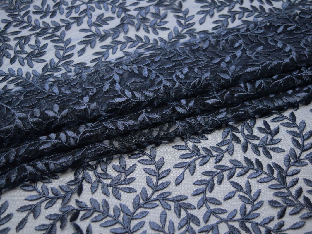 Сетка с вышивкой темно-синяя с листьями - фото 1