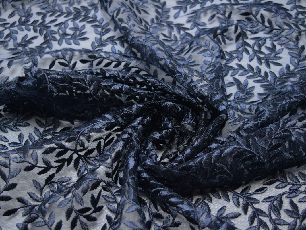 Сетка с вышивкой темно-синяя с листьями - фото 4