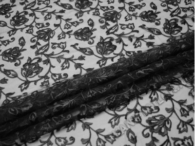 Сетка с вышивкой черные цветы