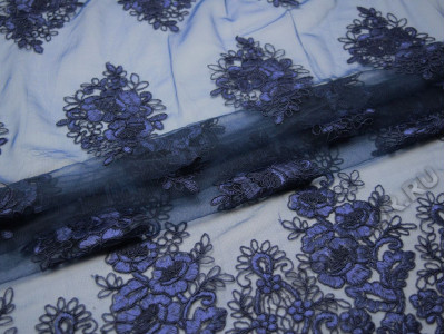 Сетка темно-синяя с вышивкой крупные цветы