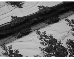 Сетка с вышивкой черные розы