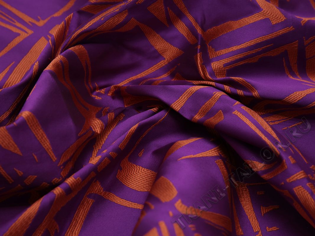 Плательная ткань фиолетовая с оранжевым принтом - фото 5