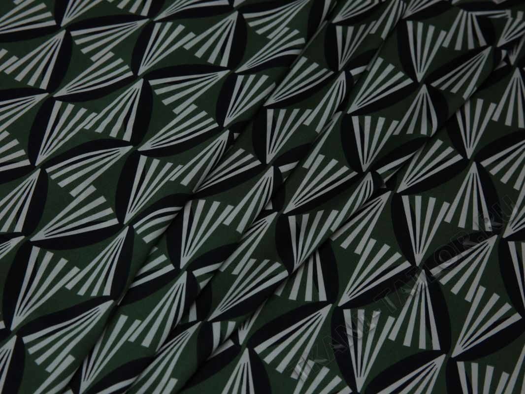 Плательная ткань бело-зеленый геометрический принт - фото 3