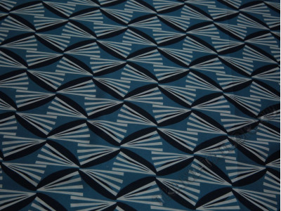 Плательная ткань бело-голубой геометрический принт