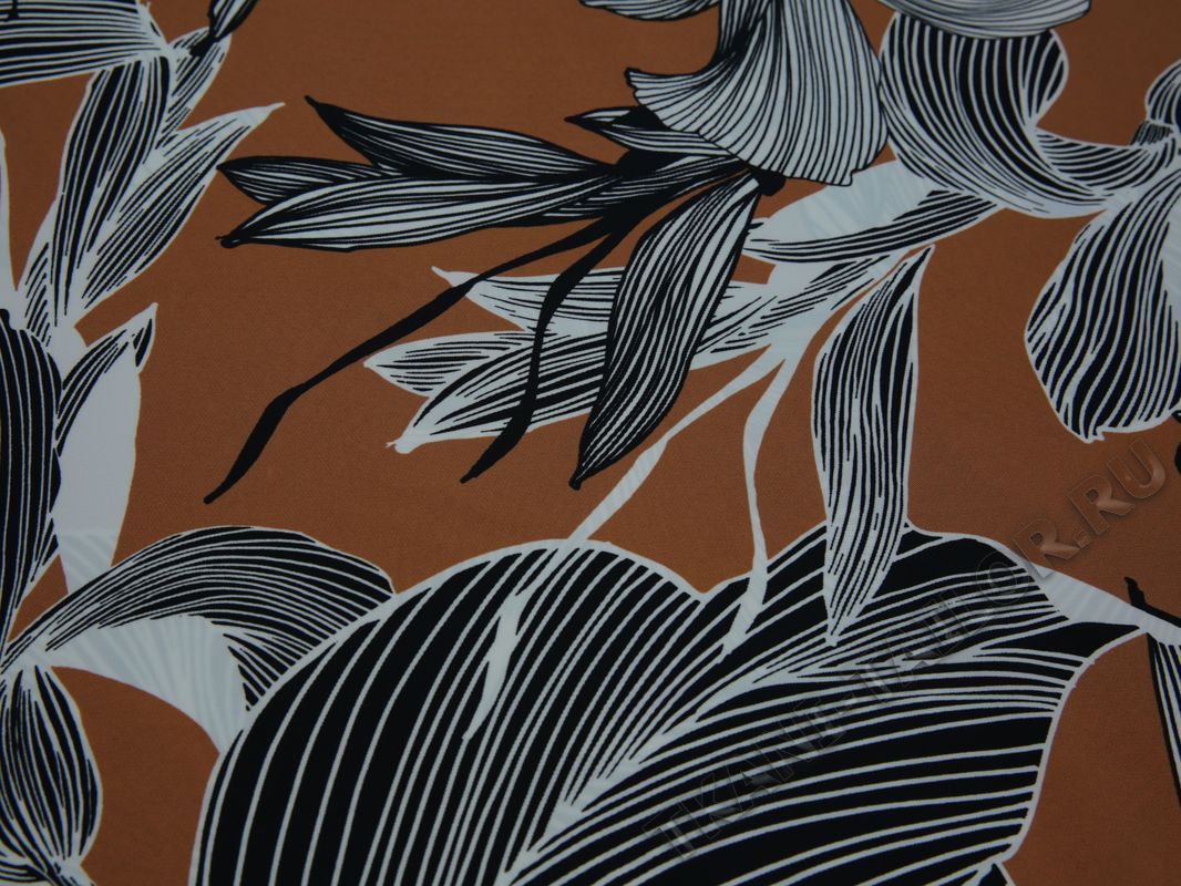 Плательная ткань коричневая черно-белый принт - фото 2