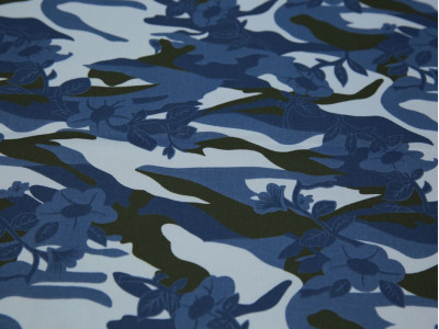 Плательная ткань хлопковая бело-синий цветочный принт - фото