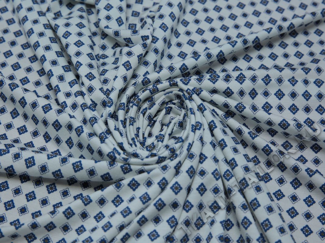 Трикотажная ткань белая с синим орнаментом - фото 4