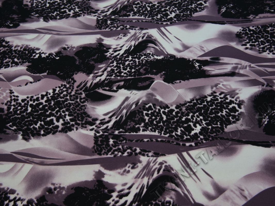 Трикотажная ткань брусничная с черным пятнистым узором - фото 1