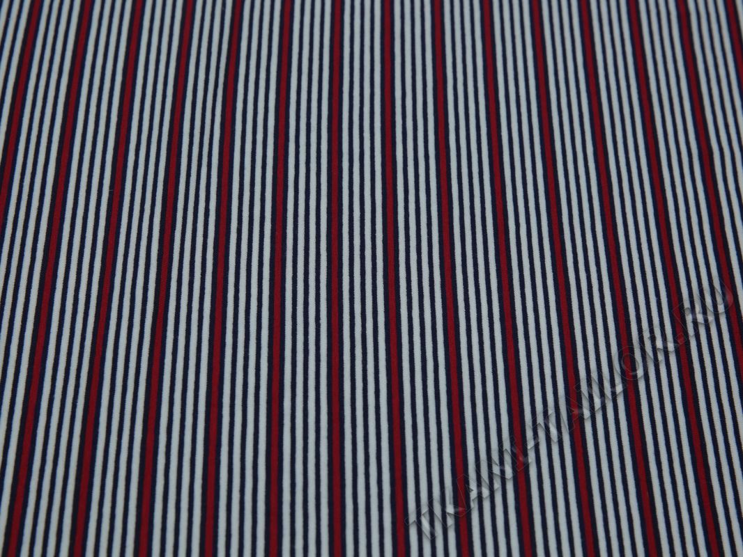 Трикотажная ткань белая в тонкую красную полоску - фото 2