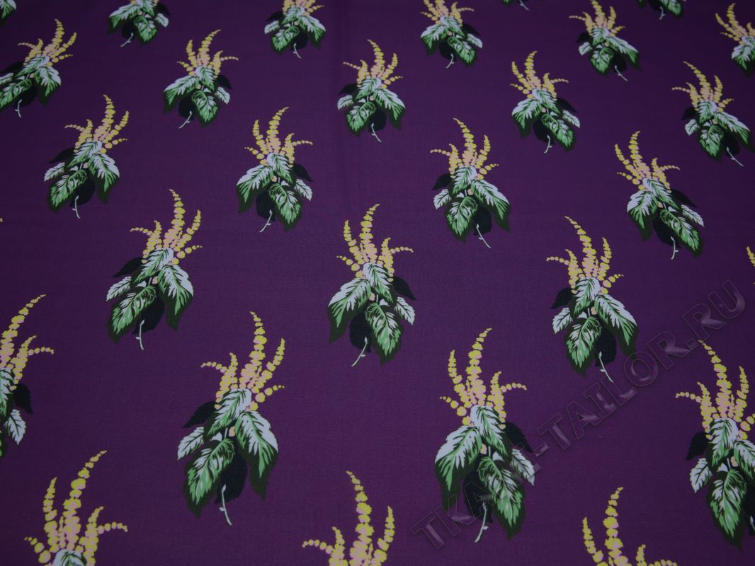 Шифон фиолетовый с зелеными листьями - фото 2