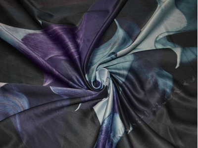 Атласная ткань черно-синий абстрактный прин