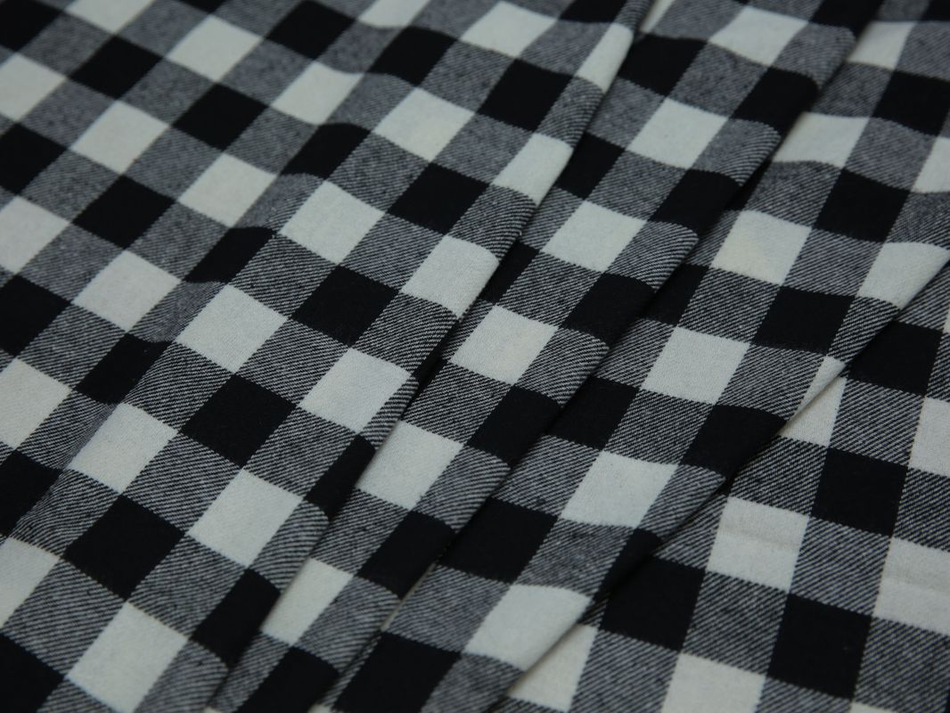 Ткань квадратиками. Ткань шахматная клетка черно-белая. Ткань в мелкую клетку. Бифлекс шахматная клетка. Ткань черно белая клетка.