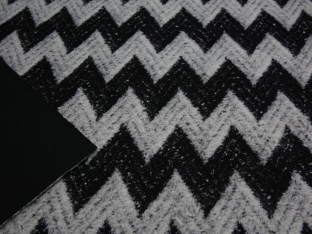 Пальтовая ткань серо-черный принт зигзаг - фото 2