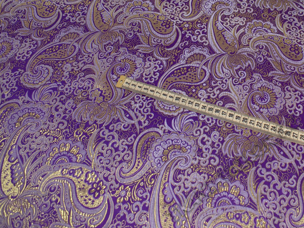 Парча фиолетовая золотистый принт - фото 3