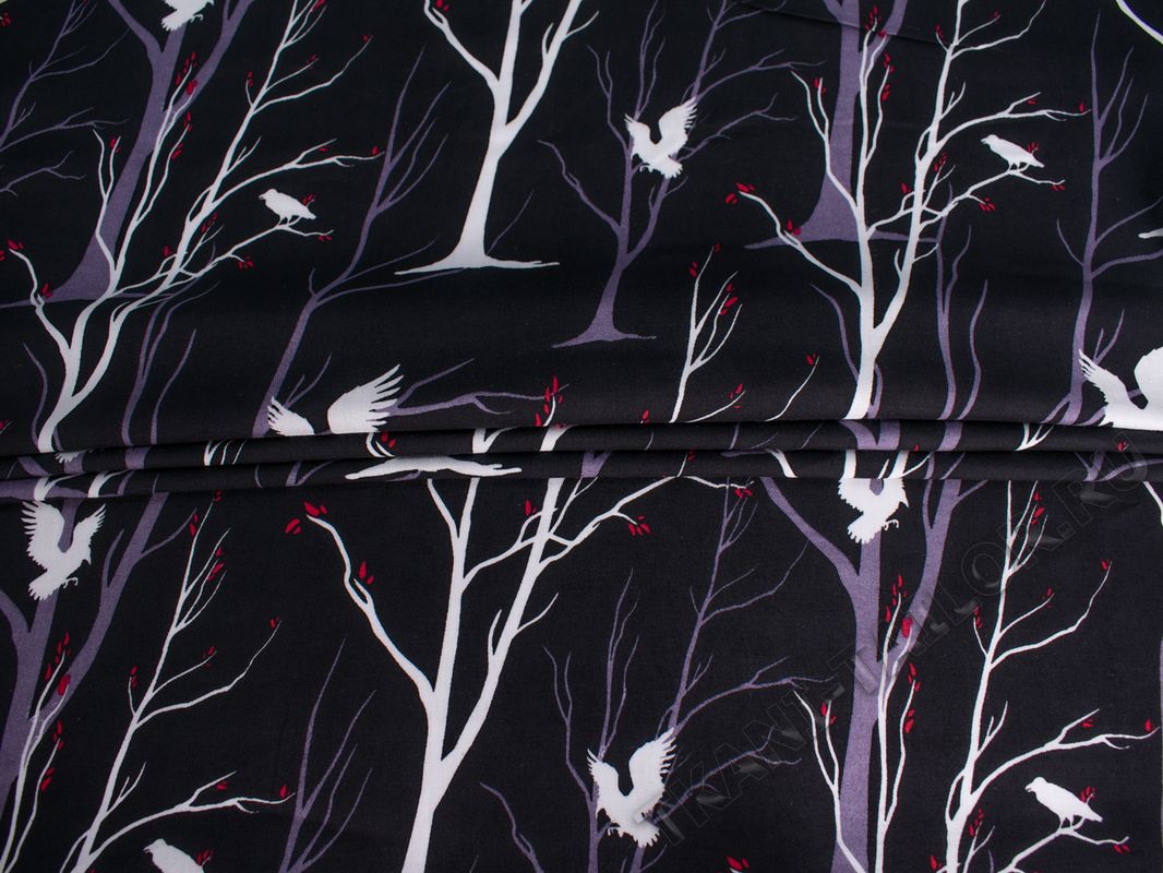 Штапель черный принт птицы на деревьях - фото 3