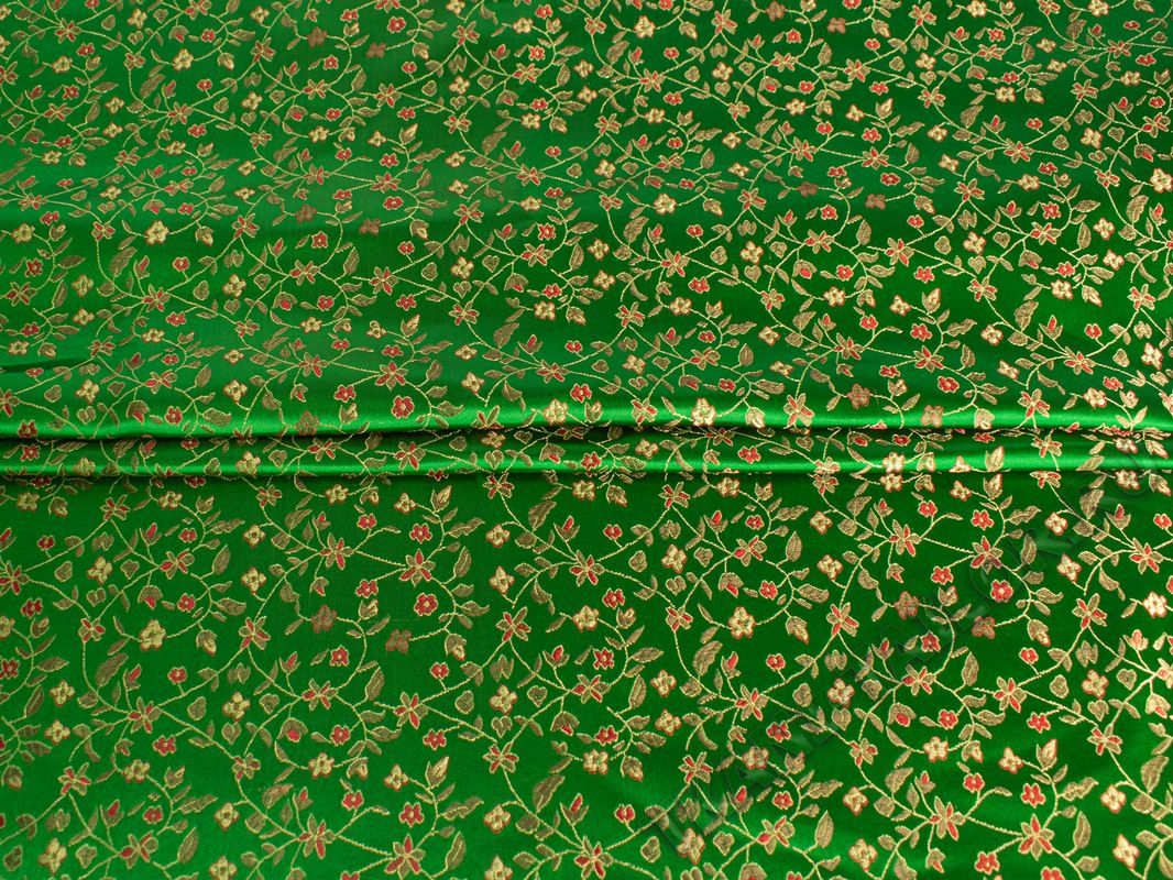 Китайский шелк зеленый с золотистыми цветами - фото 1