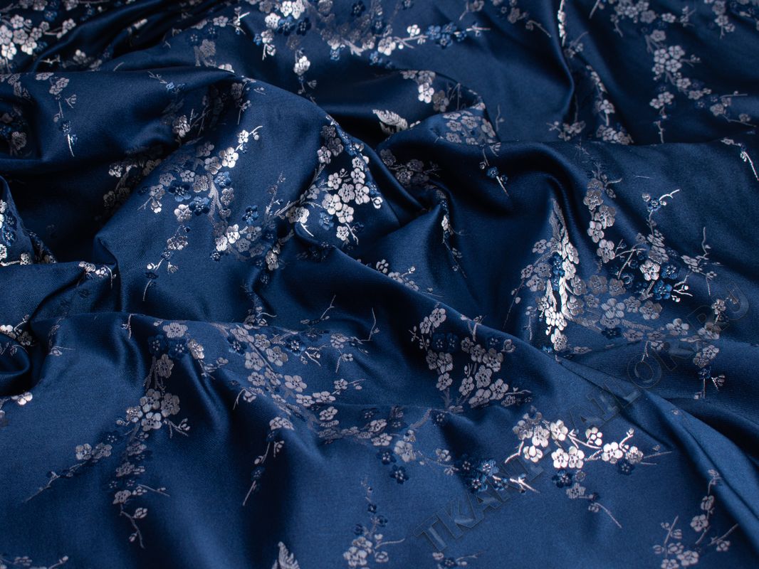 Китайский шелк темно-синий с серебристыми цветами - фото 3