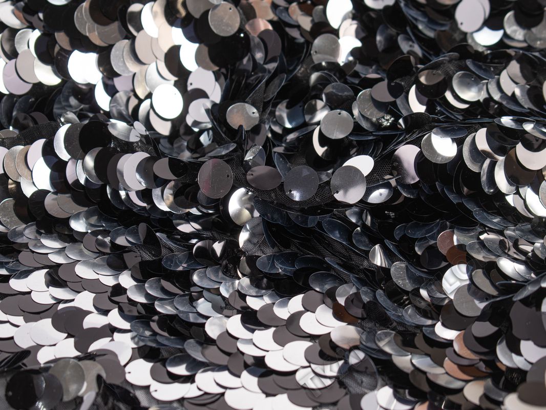 Пайетки крупные на сетке черные серебристые - фото 2