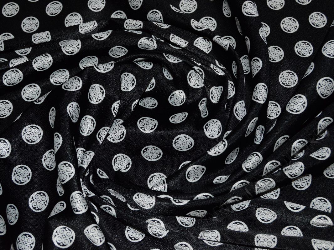 Атласная ткань черная с белым орнаментом - фото 4